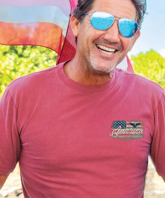 T-Shirts>Crazy Shirts Artsy Flag - Paradise Red Dyed Short Sleeve Crewneck T-Shirt